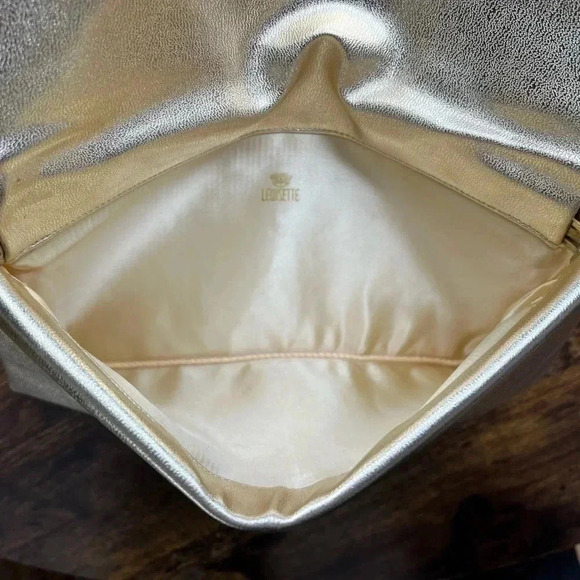VINTAGE: Lewisette gold clutch bag - Picture 3 of 11